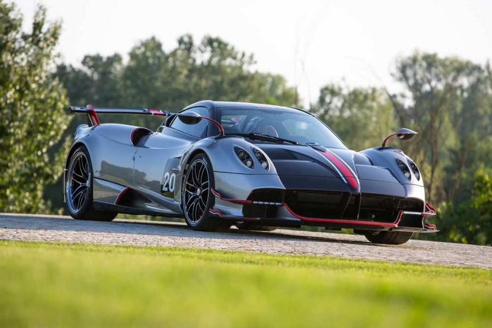 Pagani huayra review, pricing and specs