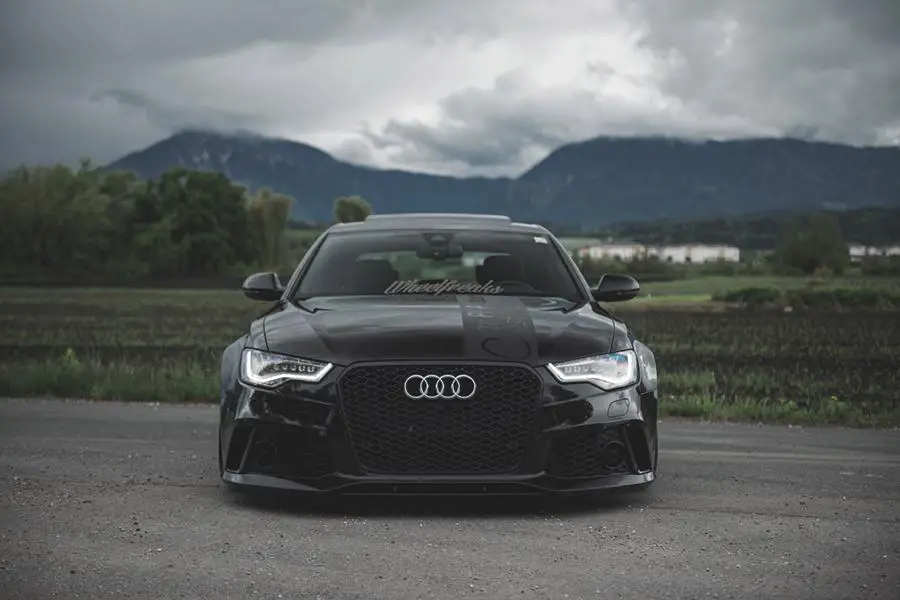 Imagenation cars: audi s4 tuned by avus performance