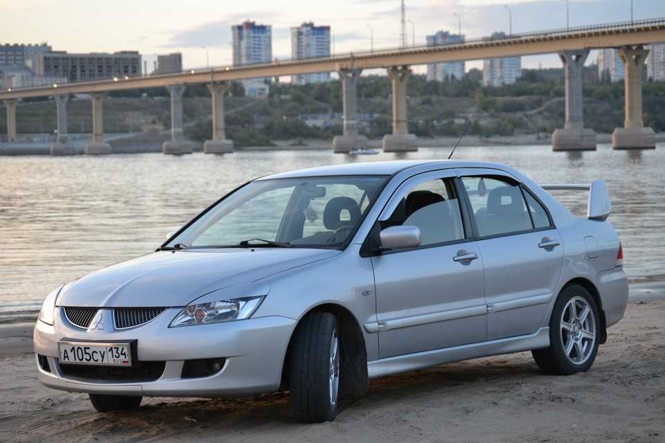 Какой автомобиль лучше лансер 9 или ниссан альмера