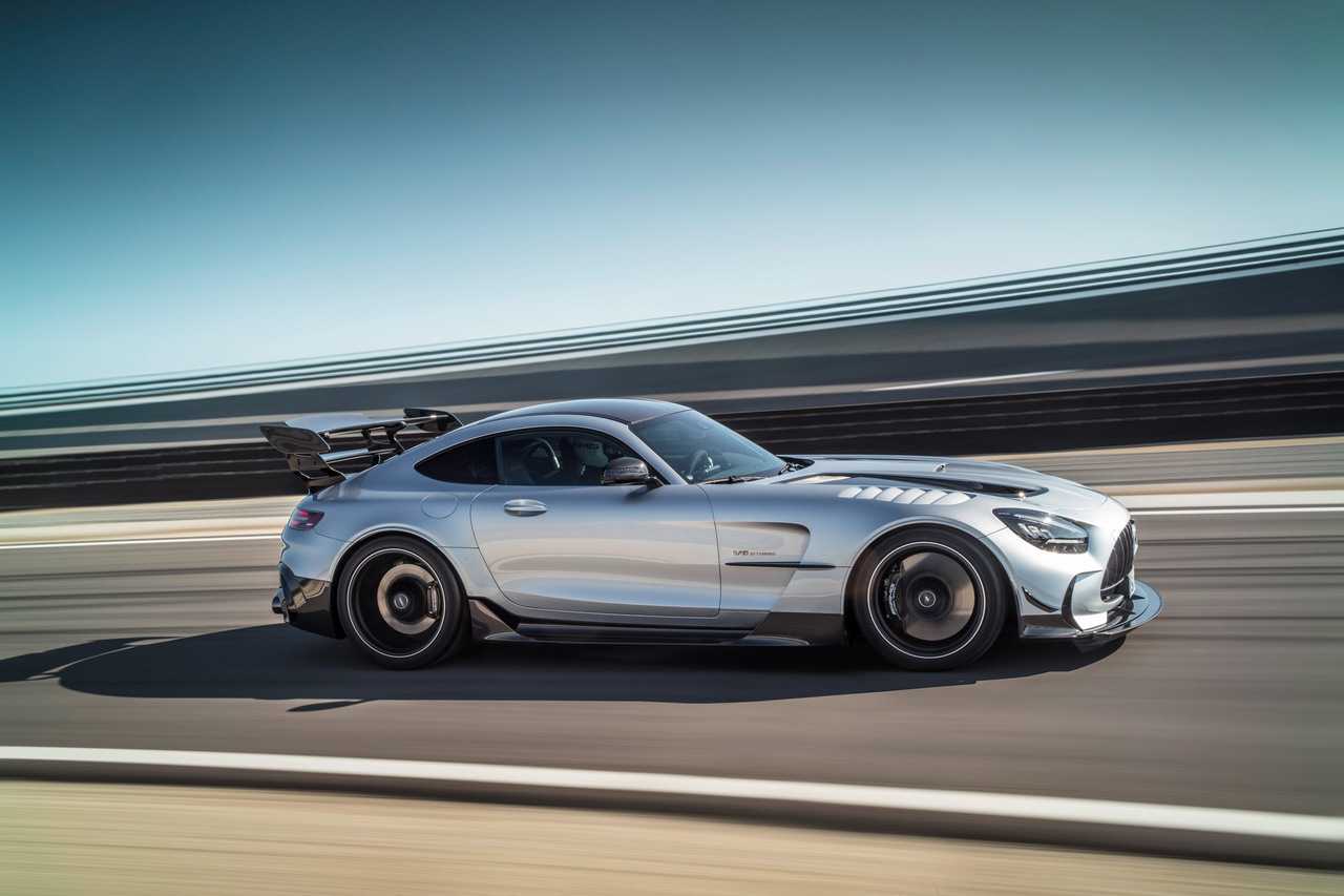 Mercedes-benz sls amg теперь доступен и в кузове родстер