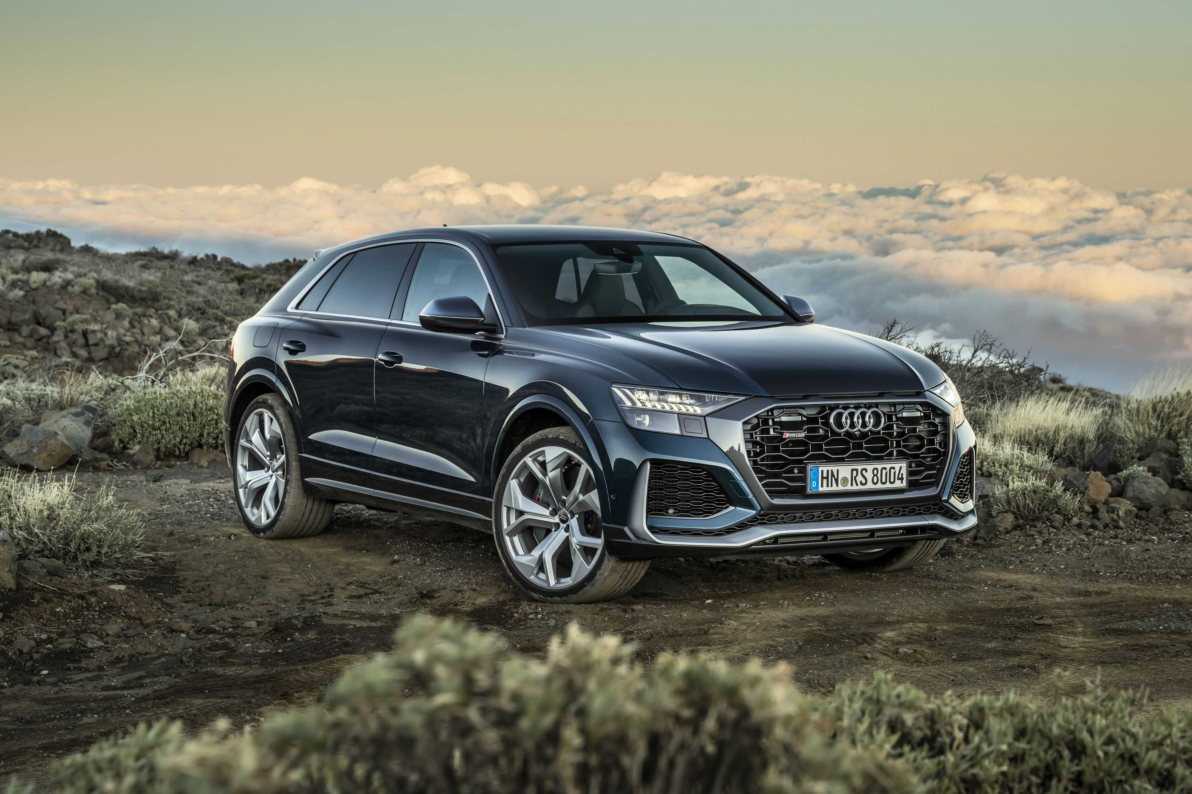 Тест-драйв audi rs q8 2023 года: легкая версия хардкорного внедорожника | движение24