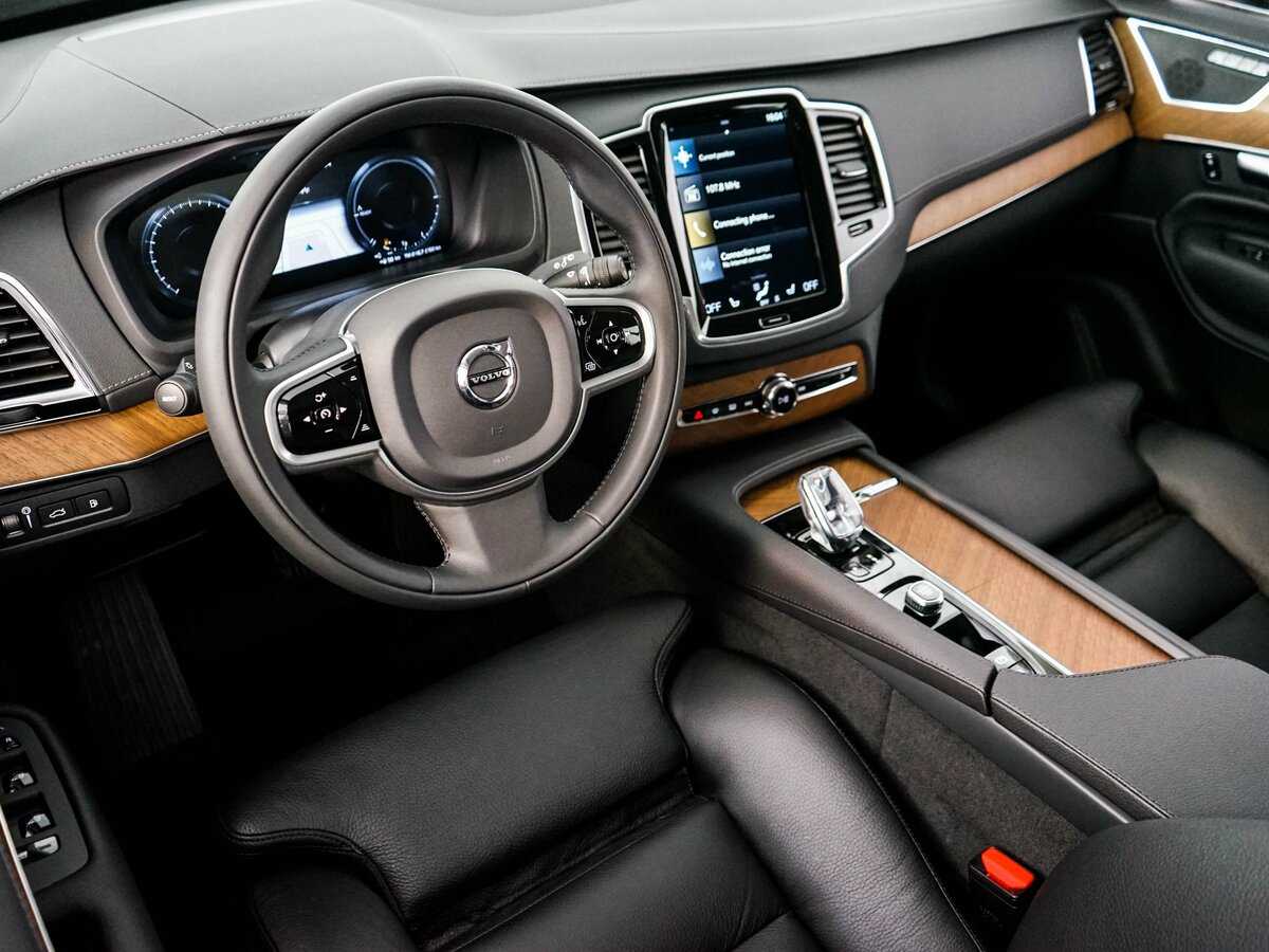 Все комплектации с ценой volvo xc90 ii рестайлинг 2019 – н.в. внедорожник 5 дв.  momentum комплектация на carsweek.ru