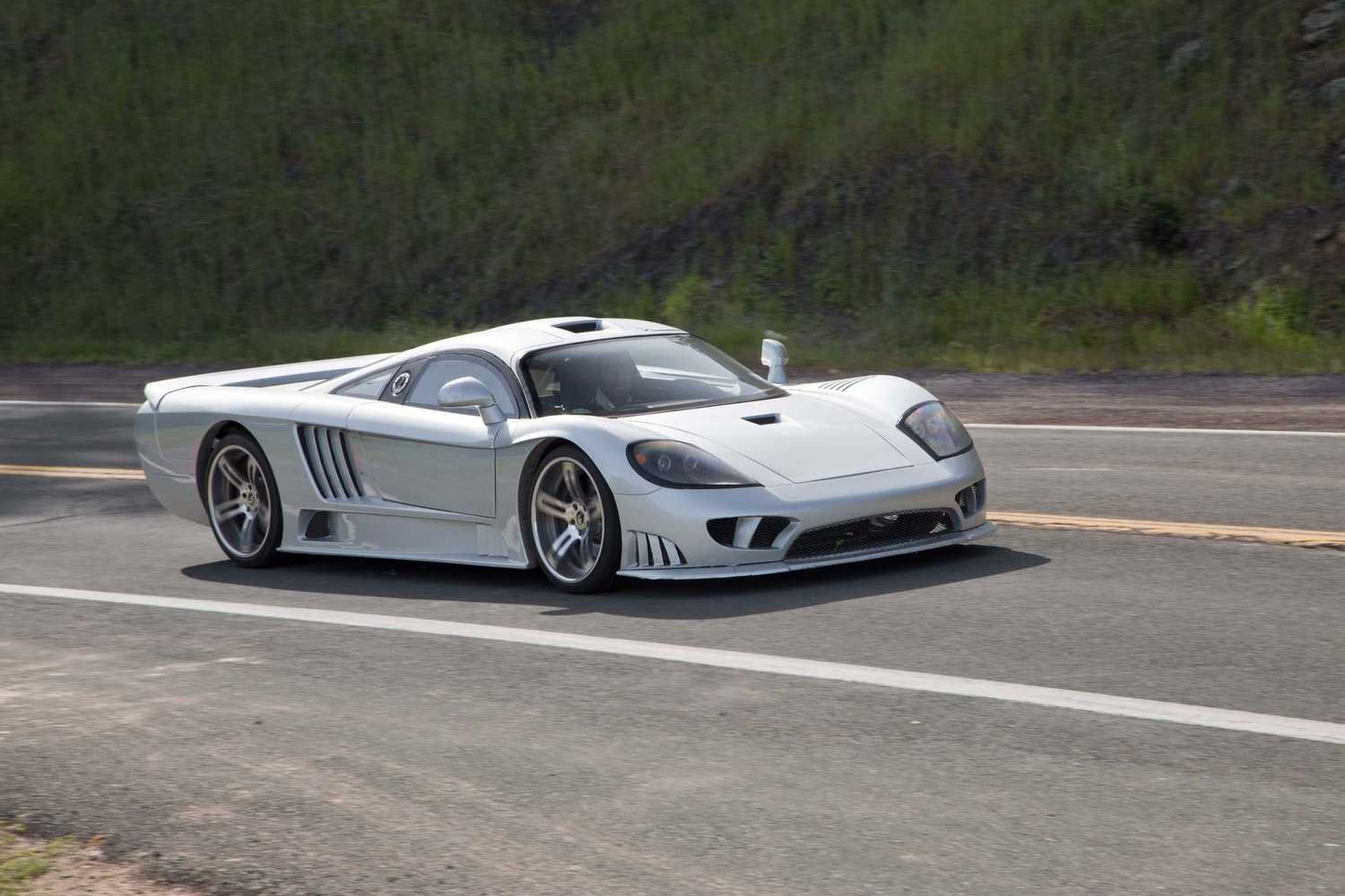Основанная в 1983 году компания Saleen Inc долгое время занималась исключительно тюнингом автомобилей Ford Mustang Но в 1999-ом американцы обратились в