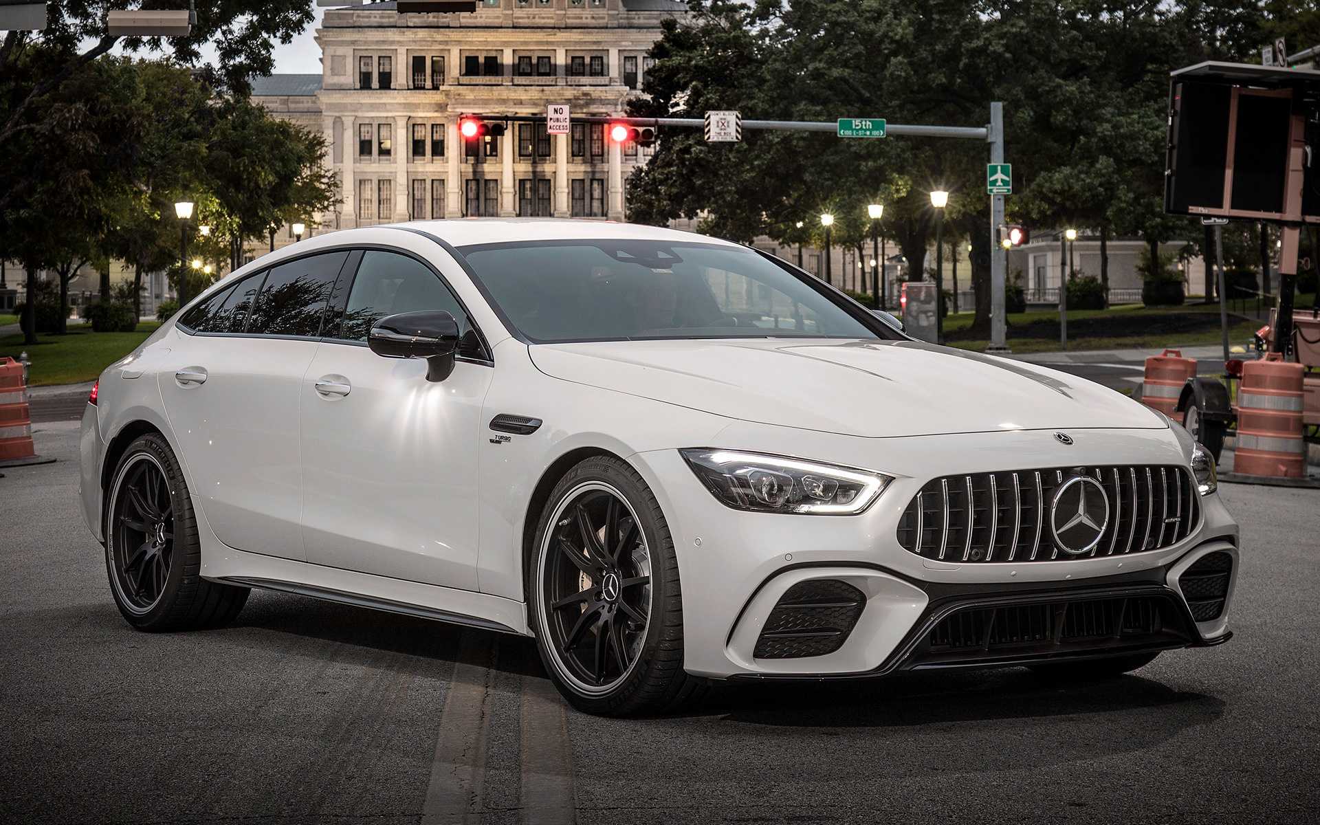 Что такое mercedes amg. amg - что это? почему mercedes-benz amg считается одним из лучших автомобилей в мире? как расшифровывается amg