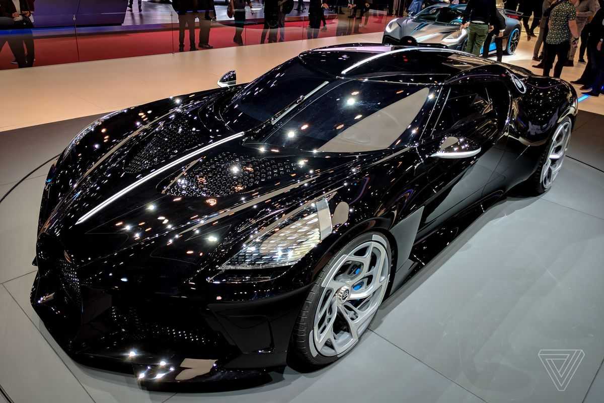 Rolls-royce построил уникальное купе со стеклянной крышей